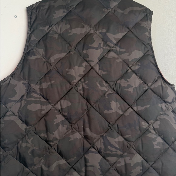 Todd Snyder Camouflage Quilted Vest with Orange Lining - Picture 2 of 6